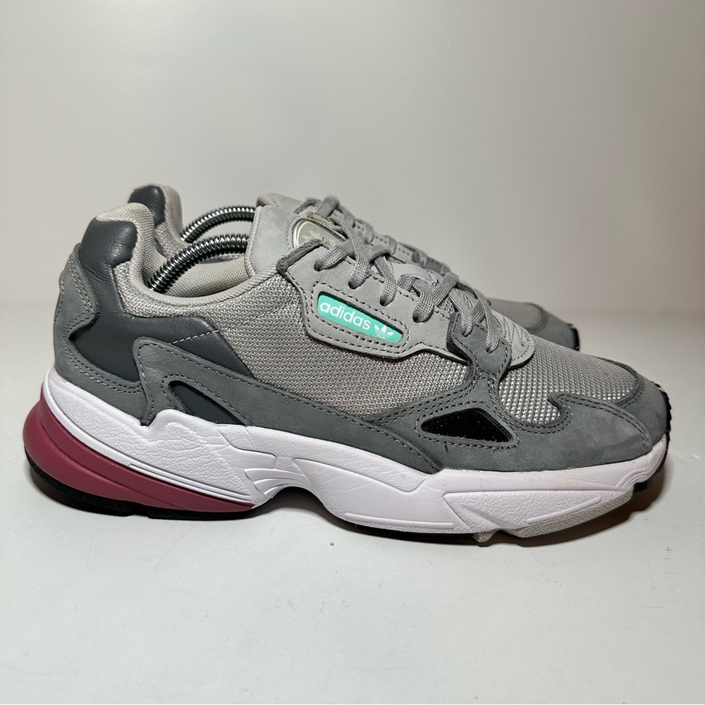 Adidas Falcon Shoes Gray Women's Size 7.5 Kylie Jenner D96698 see pictures
